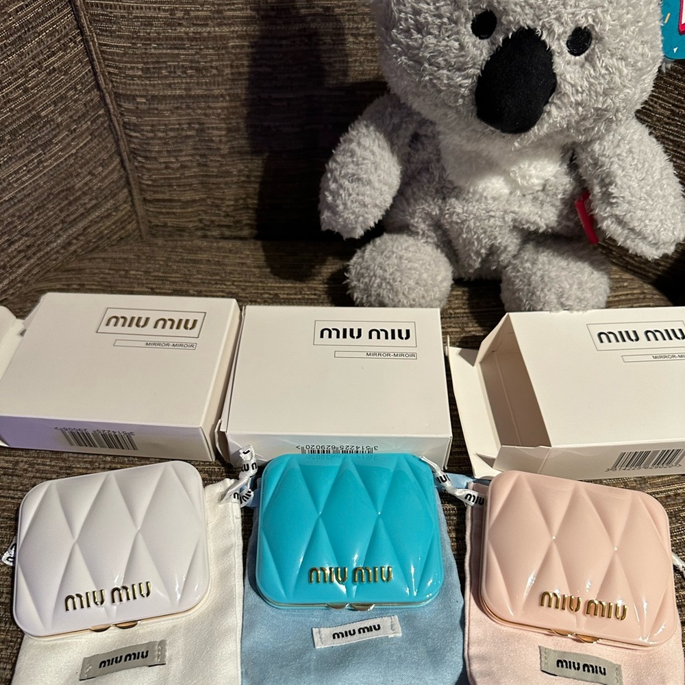 Miu Miu parfume double sided compact mirror with pouch and box only WHITE